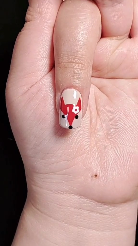 手绘可爱小狐狸零基础学美甲