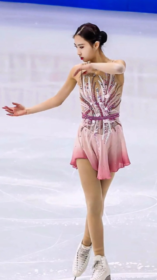 无缘北京冬奥会的花滑女神陈虹伊:我像一只火苗无声地燃烧