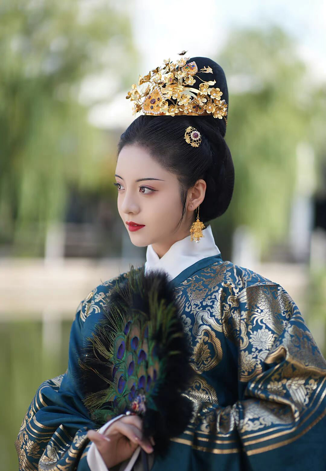 "最美"汉服女神,像从书里走出来的人儿一样,比明星还好看!