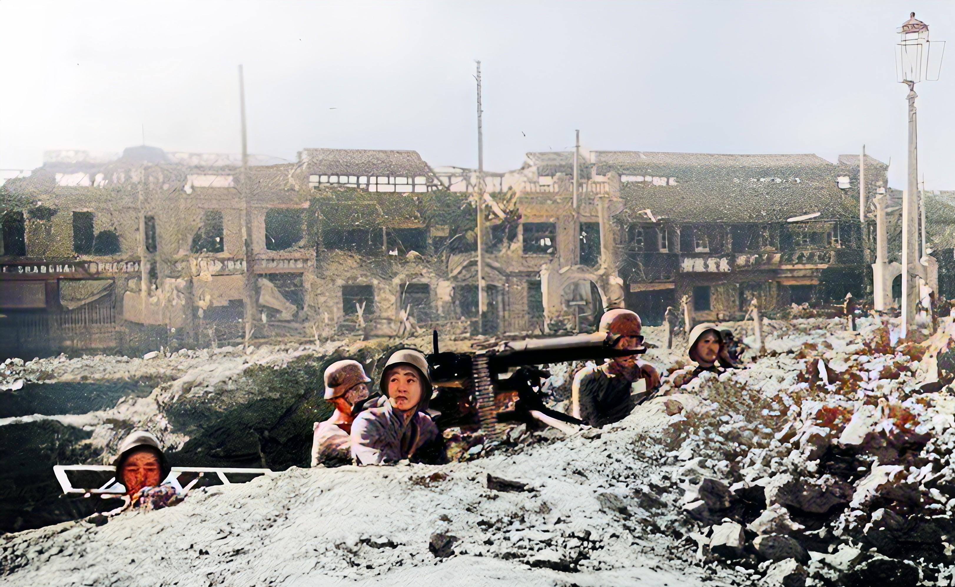 1937年淞沪会战真实影像,800壮士血战四行仓库,上海被炸成废墟