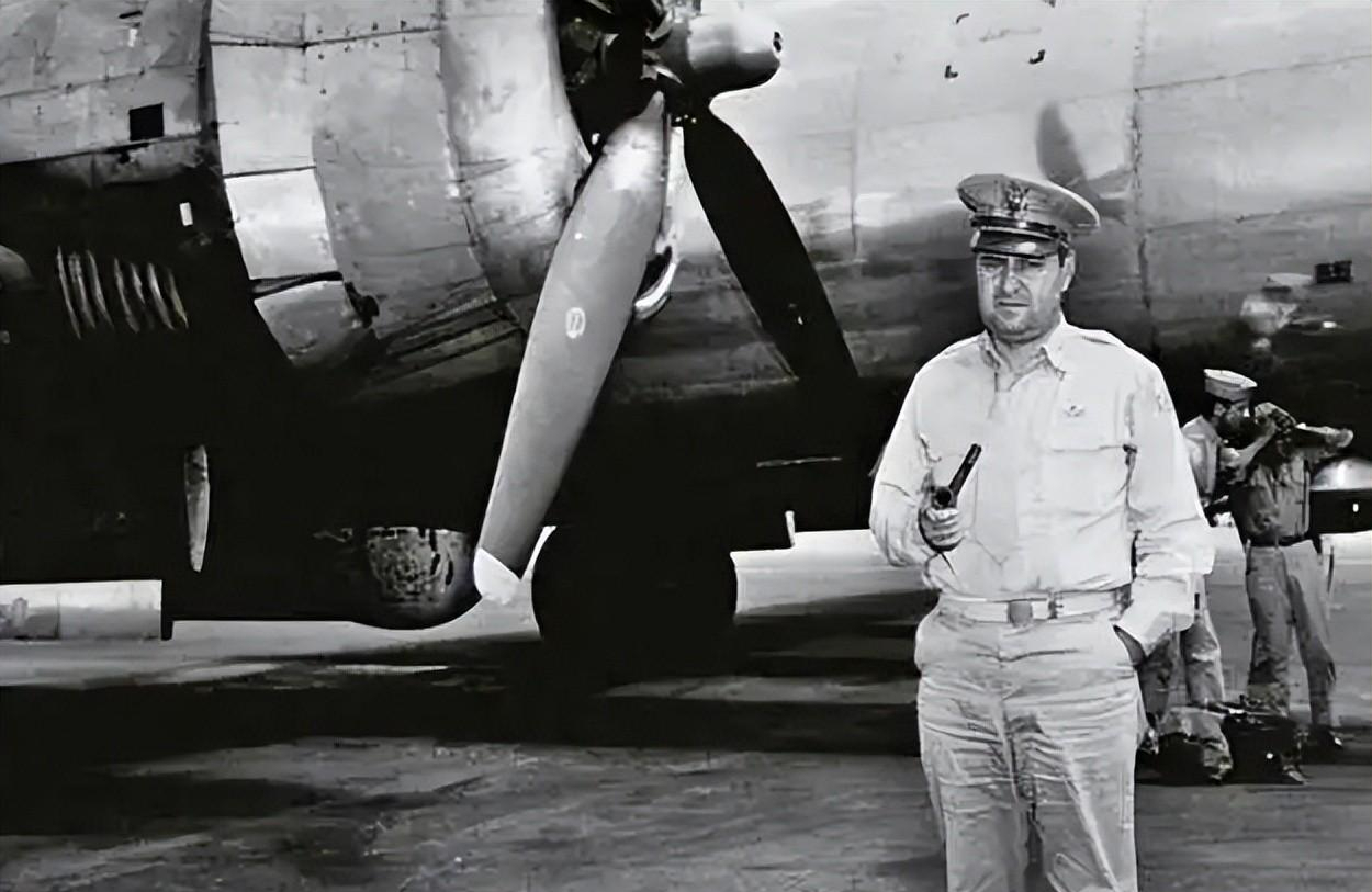 善恶终有报:李梅火攻,彻底让东京成为人间地狱,50万人直接丧生