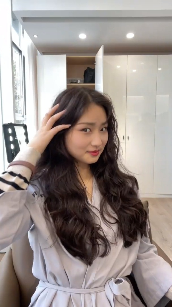 适合圆脸发型烫发的绝美发型