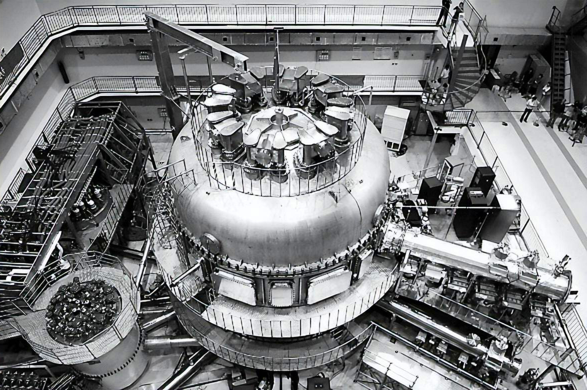 洛马公司开发微型核聚变反应堆,可使战机永远续航,靠不靠谱?