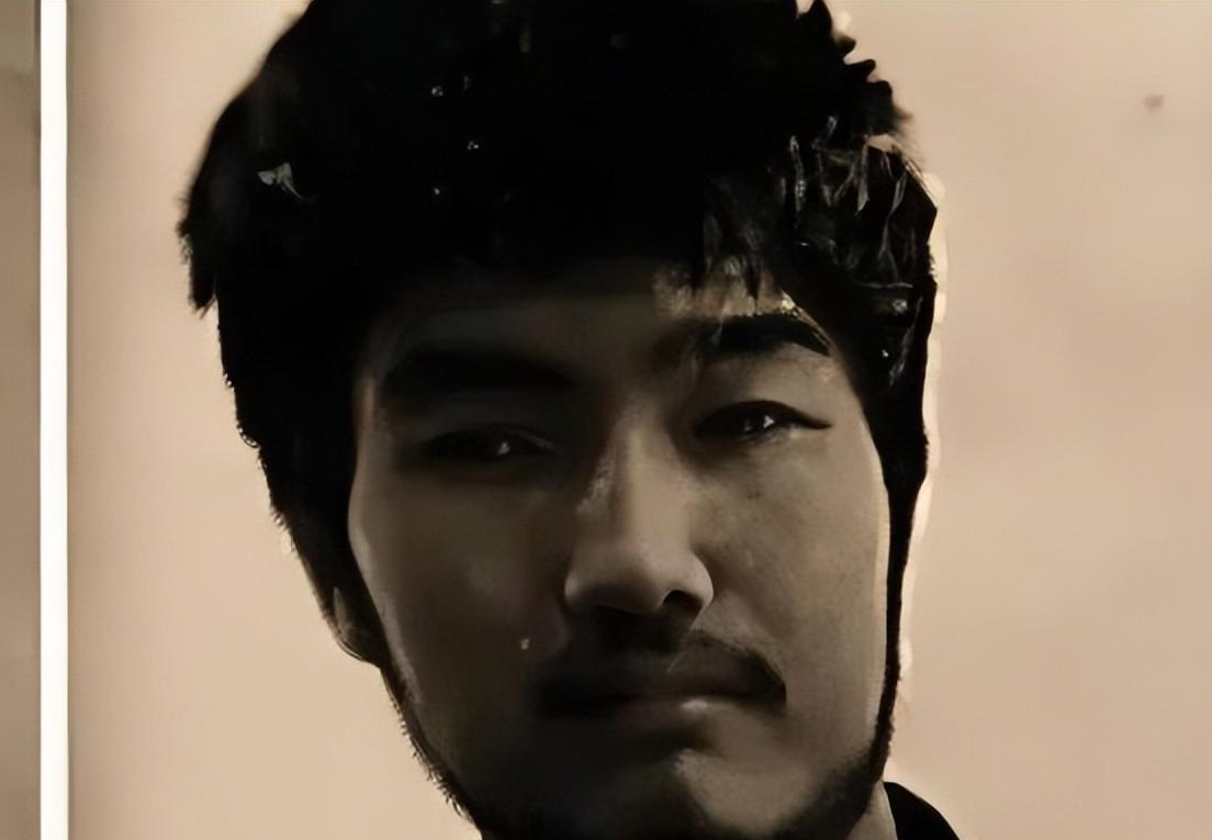 回顾西安悍匪魏振海背11条人命,拒不认罪还越狱,花9个月锯开脚镣