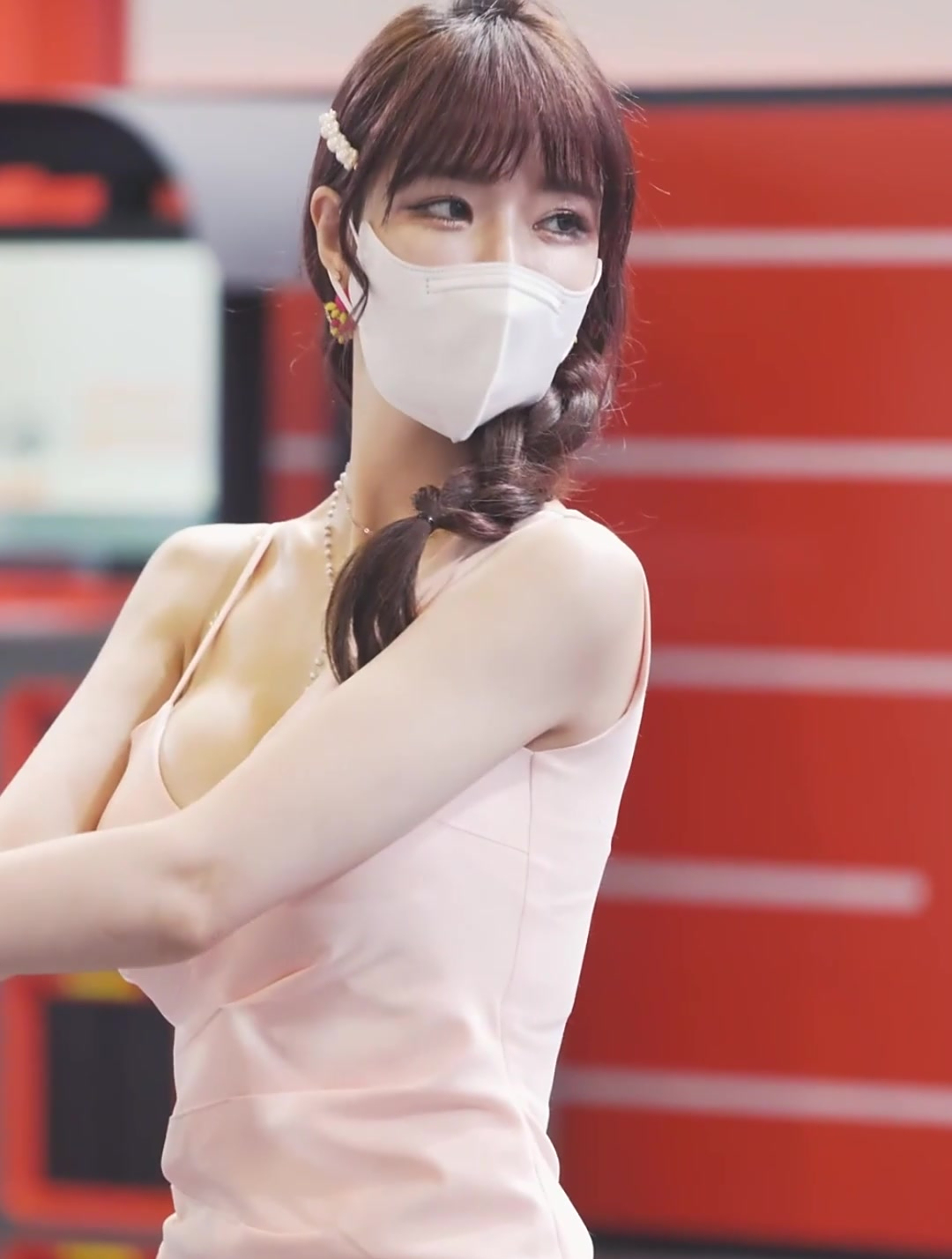 赛车模特闵汉娜,精彩视频第26弹,精致容颜优雅气质,魅力四射-度小视