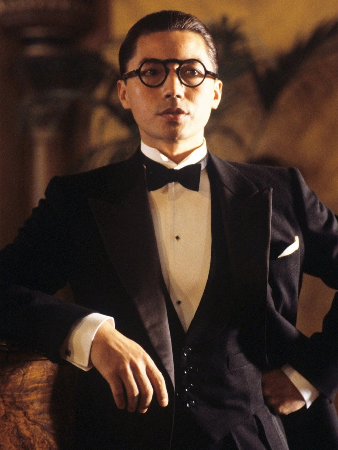 70岁尊龙现状曝光:骨相太好,气质更绝,迷倒一众小迷妹