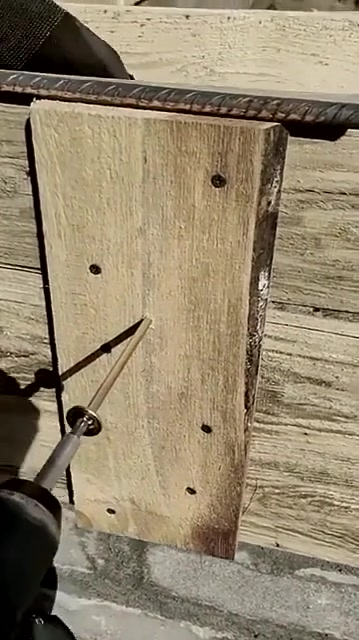 工地打长钉,敢这样操作的,得是多少年的老师傅?