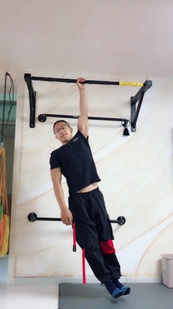 人旗基础拉力训练之单手吊杠维持