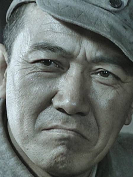 老战友提刀要剁手指,李云龙一掌拍掉大刀-度小视