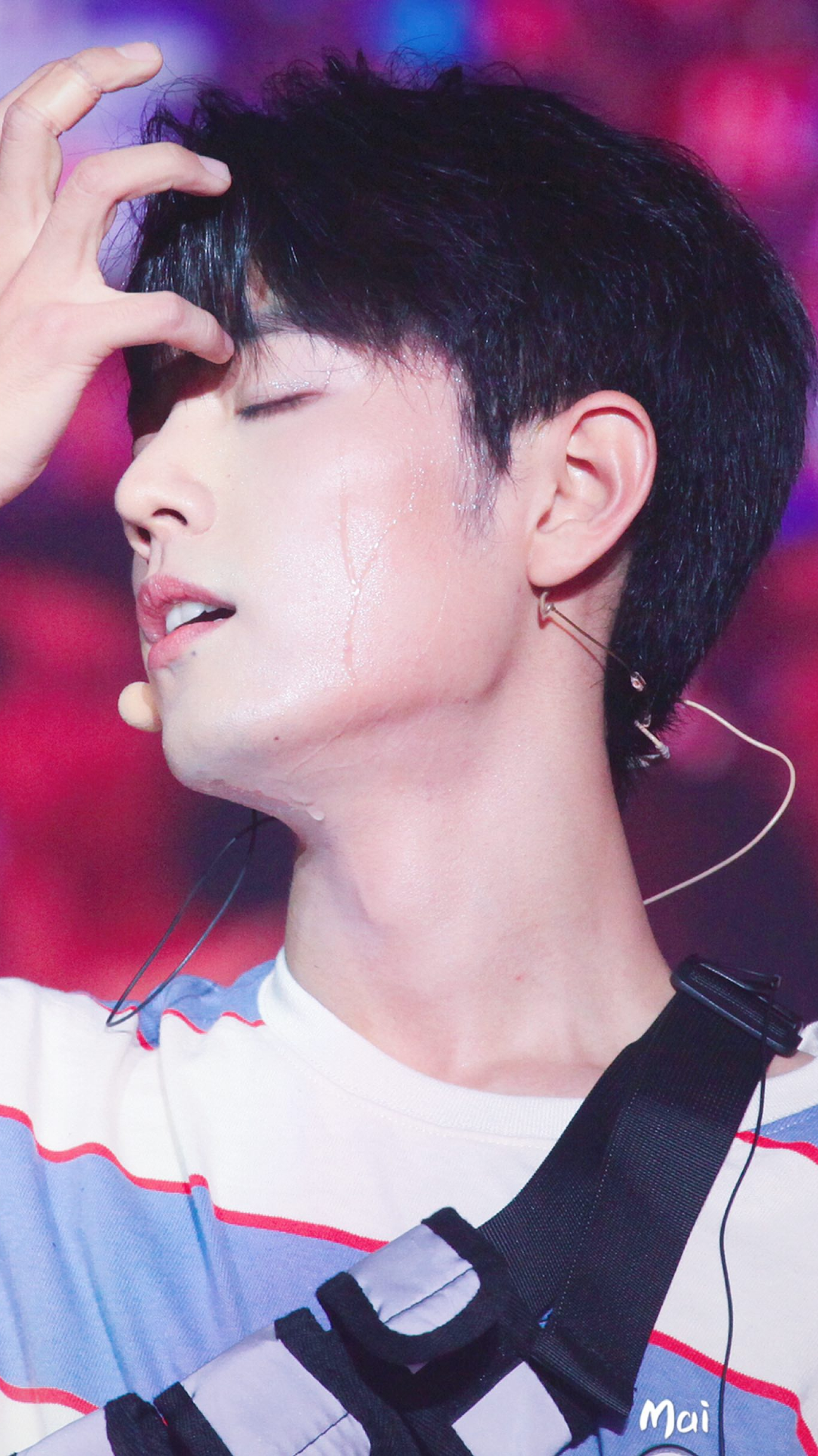 别人怕舞台流汗被卸妆,肖战流汗卸妆是高光