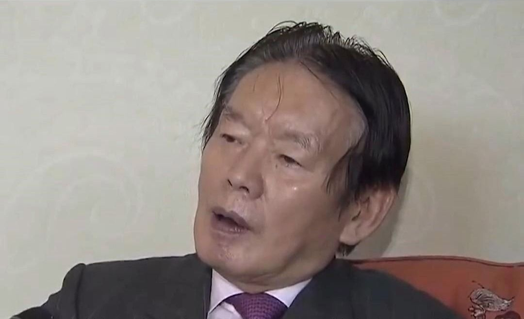 野崎幸助:靠"好色"成富豪,自曝睡过4000人,娶嫩模3个月暴毙