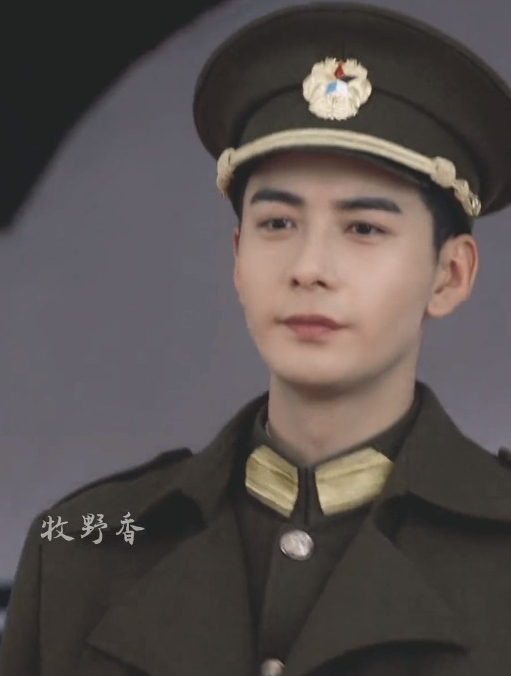 陈星旭穿军装真帅死了,又拽又痞又板正,身材太完美啦