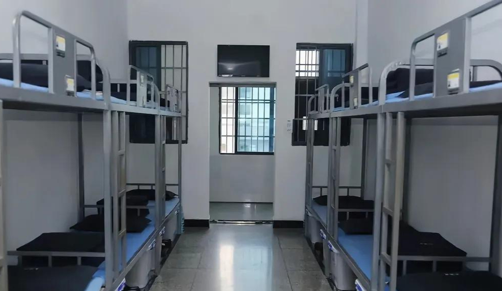 被判无期的人每天在监狱里干些什么说出来你或许不信