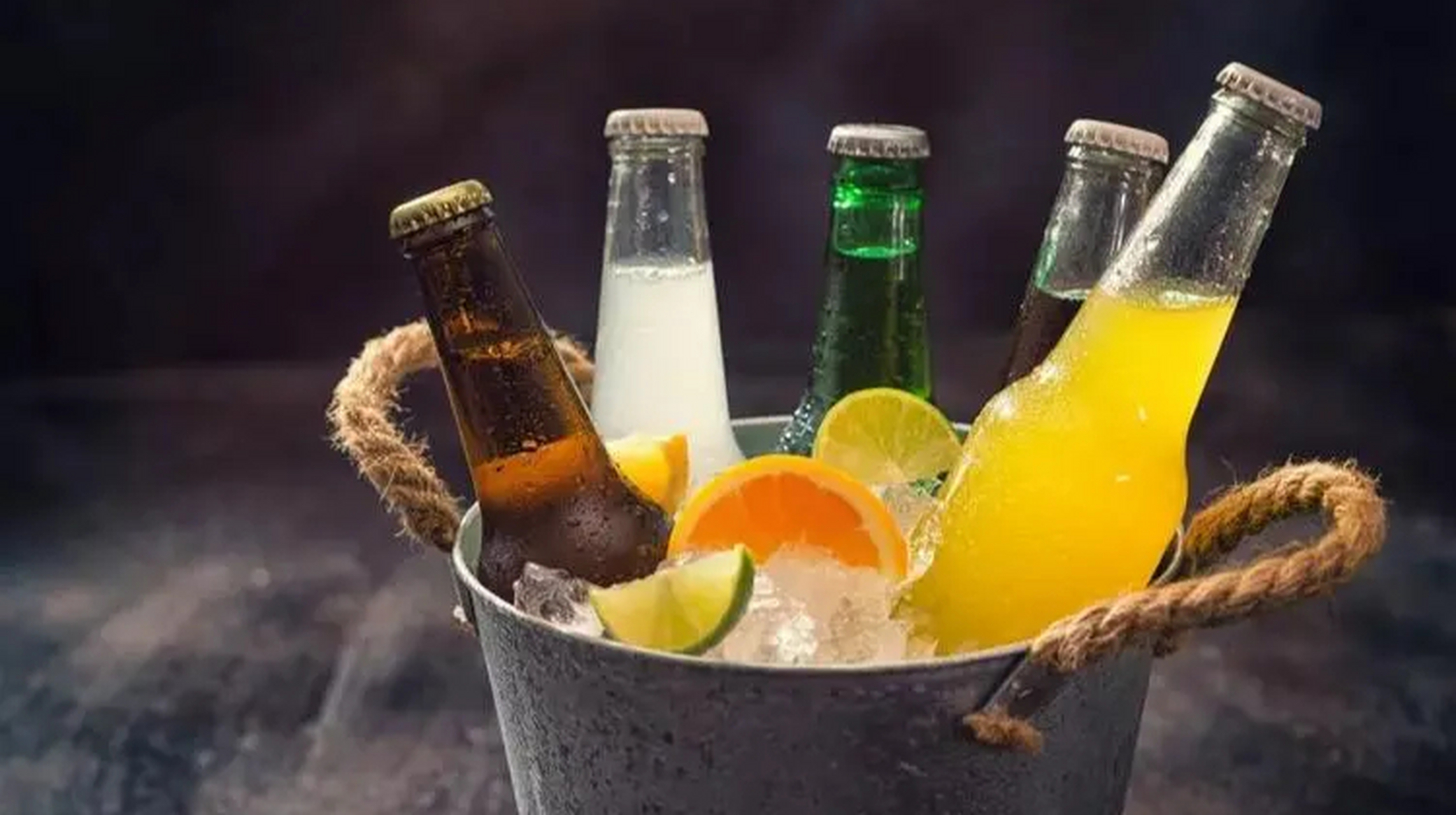 40岁男子喝完冰镇绿豆汤诱发脑梗,高温天吃冷饮威胁心血管健康