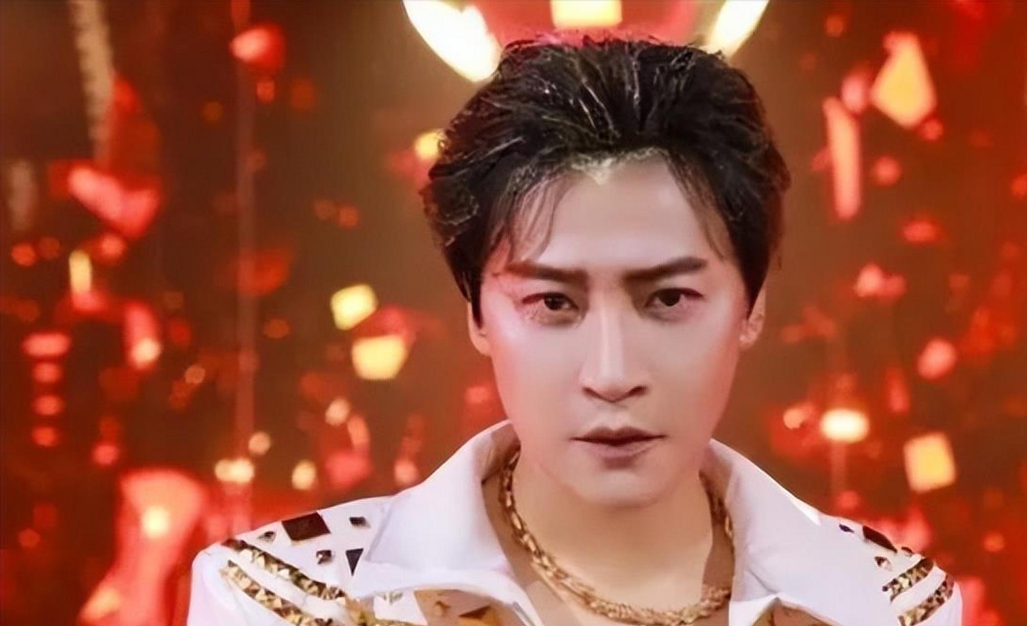 原小虎队成员,53岁陈志朋再签新公司,不放弃音乐梦想