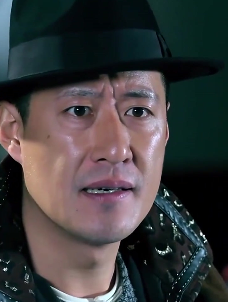 白豹煽动兄弟们谋反,肖万长单刀赴会,不愧是大当家 (3)-度小视