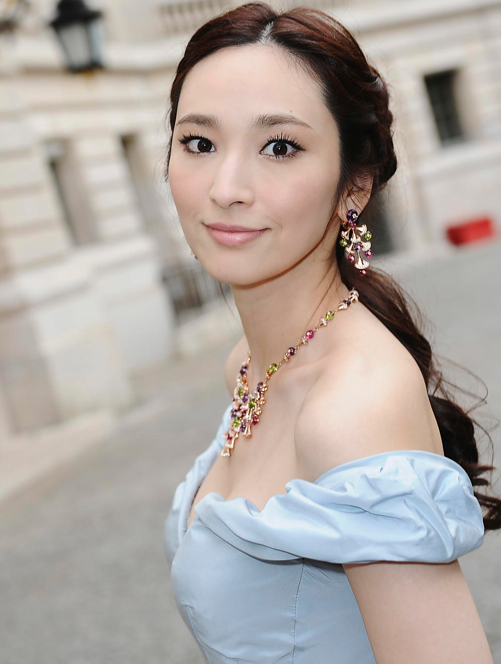 "九头身美女"吴佩慈:为贴豪门未婚生四胎,大s为她当众磨脚皮-度小视