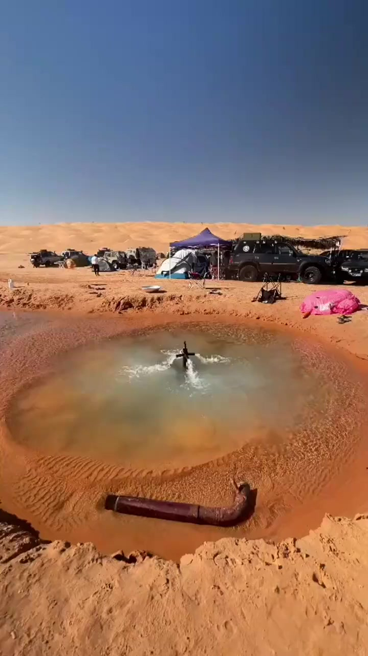 沙漠里取水,沙特土豪骚操作,果然没有钱办不到的事!