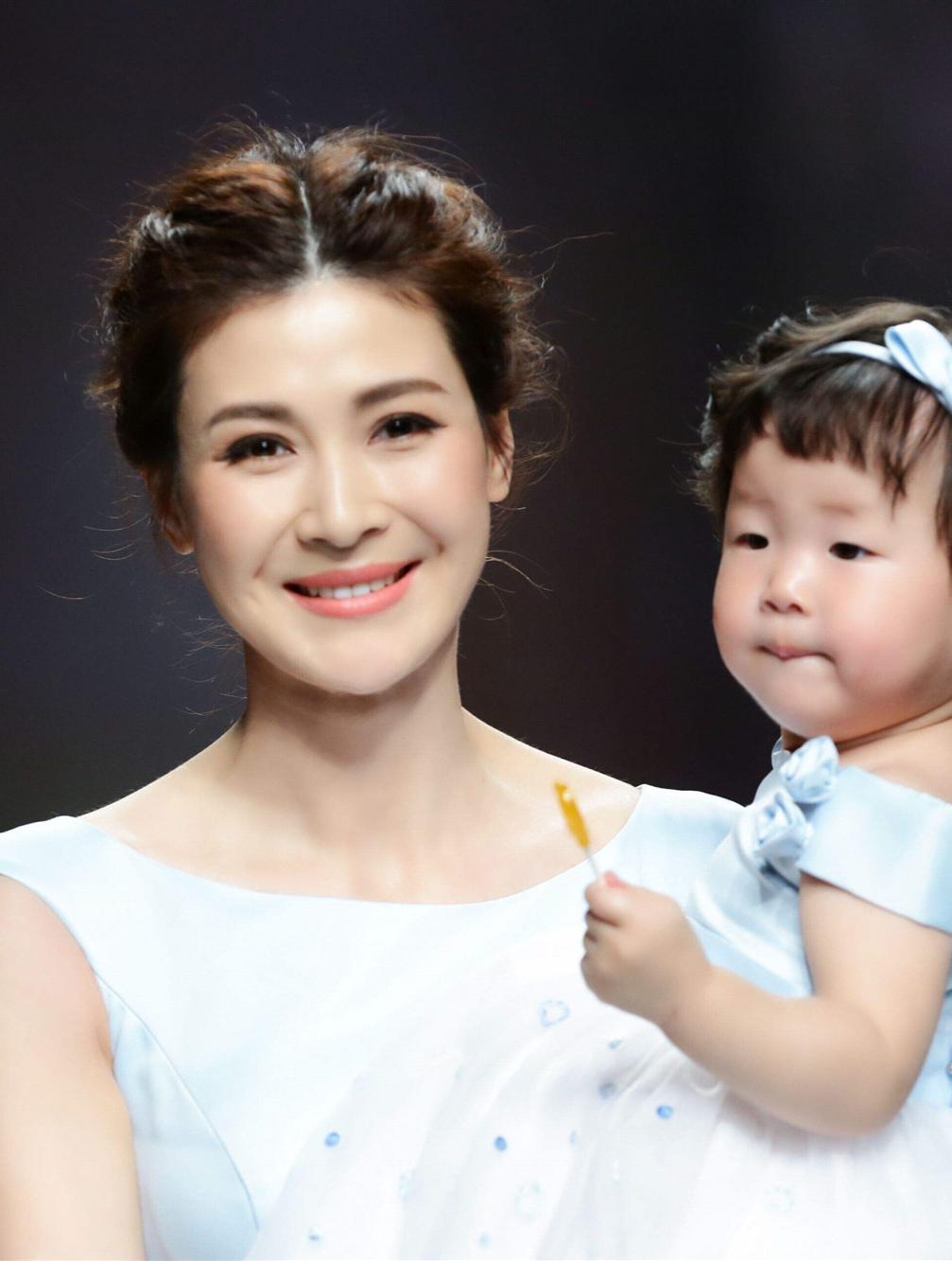 童蕾:抛弃相恋5年周一围,转身嫁50亿"假富豪",如今怎样?