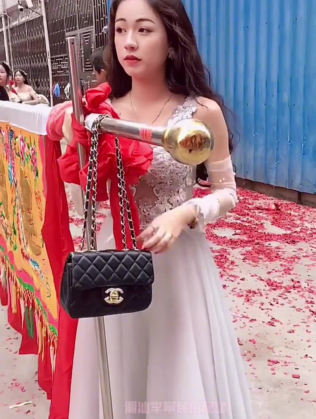 潮汕标旗美女贤儿呀潮汕习俗-度小视