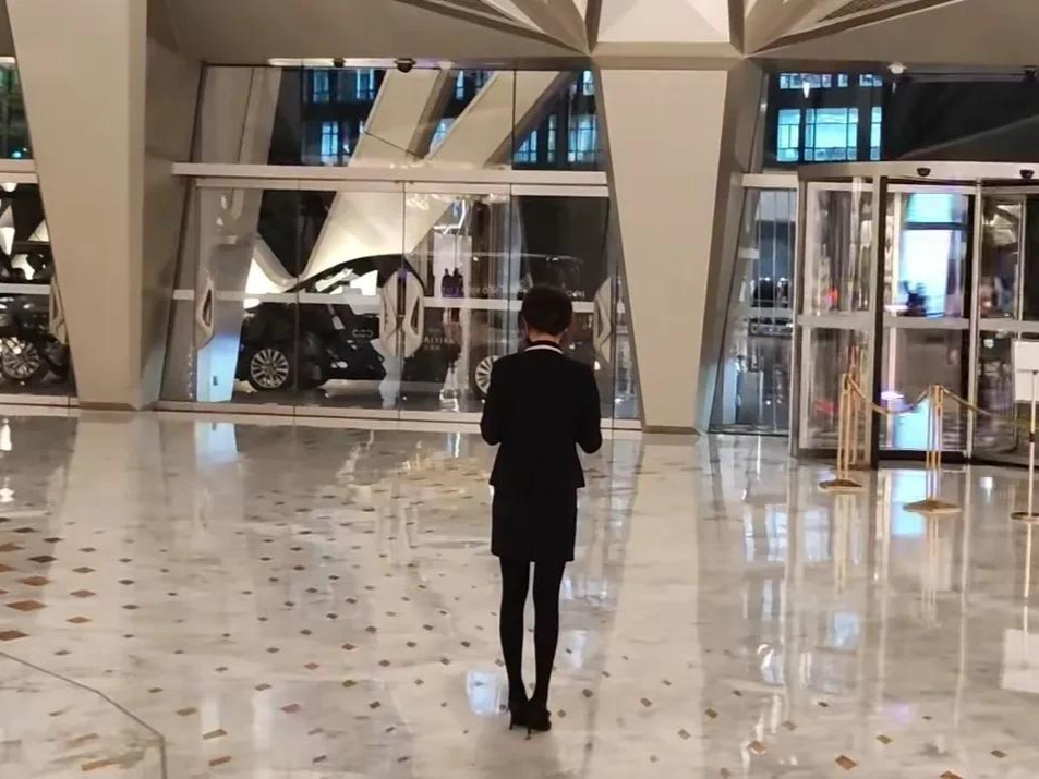 我在澳门博女公关一笑:不惜举债升黑卡,为了还债做起"叠码仔"