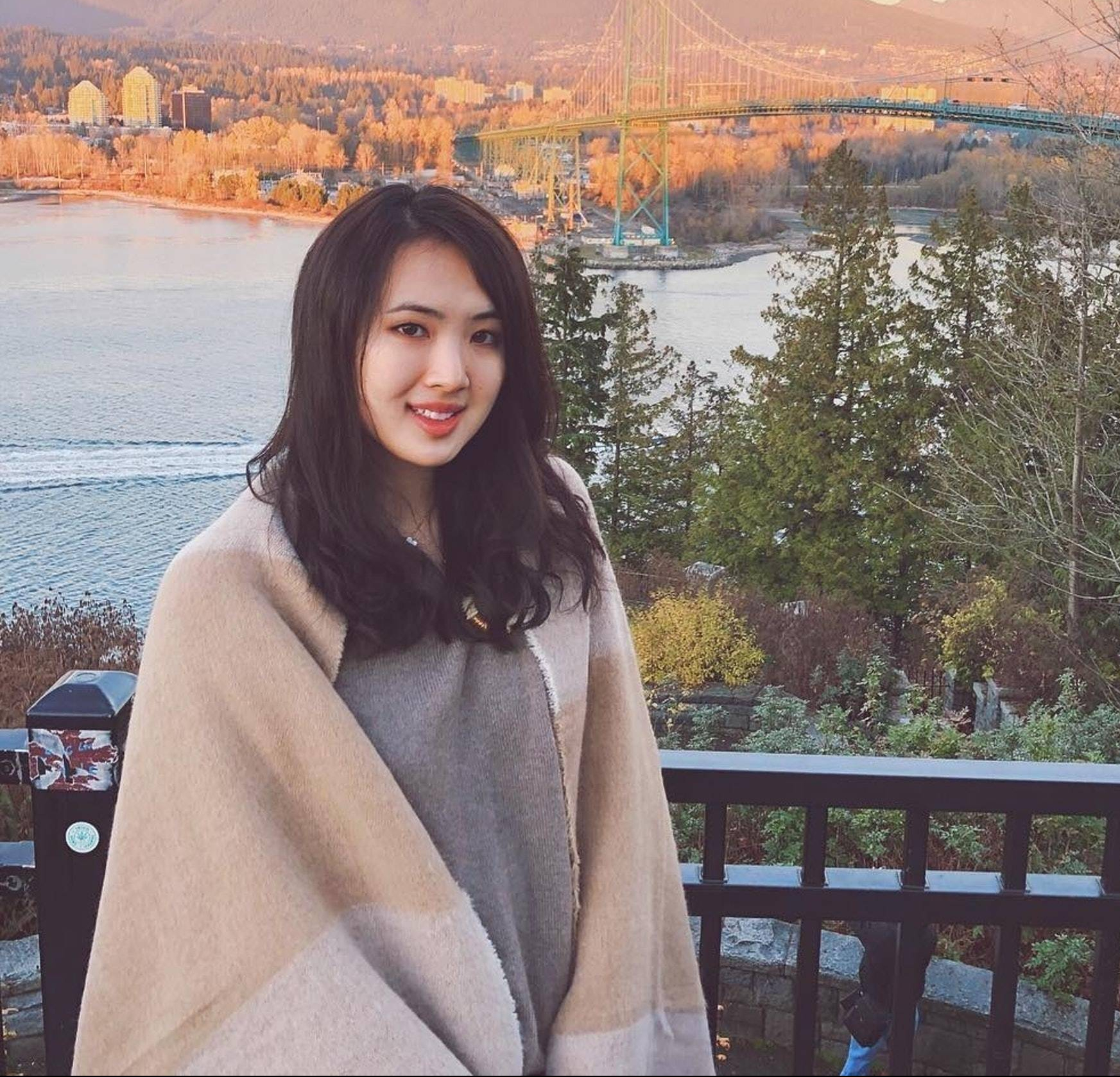 任正非现任妻子姚凌:长相温婉动人,与丈夫相差30岁,曾担任秘书