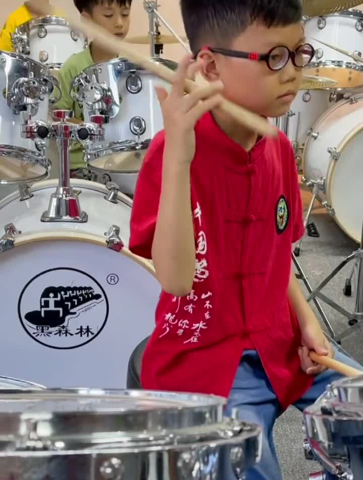 明天会更好,一首经典歌曲架子鼓小男孩架子鼓星猫徒子-度小视