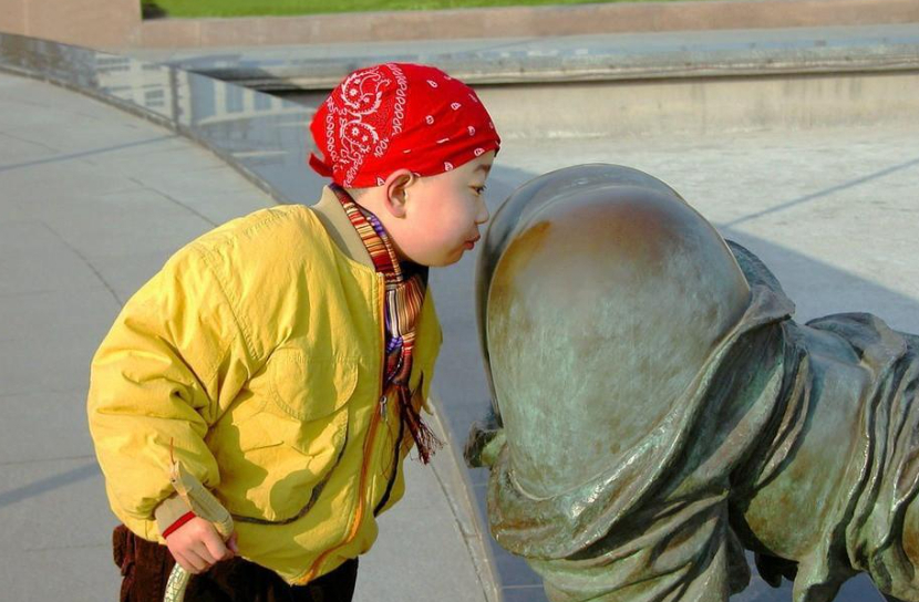 纪实:"毒雕塑""毒建筑"层出不穷,是刻意"丑化"还是传播不良文化?