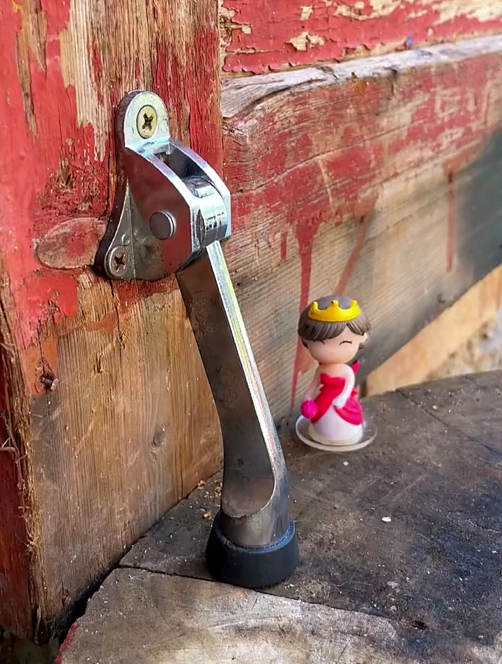 给家里的门上安装上这样的随意停,开关门安装一个很是方便