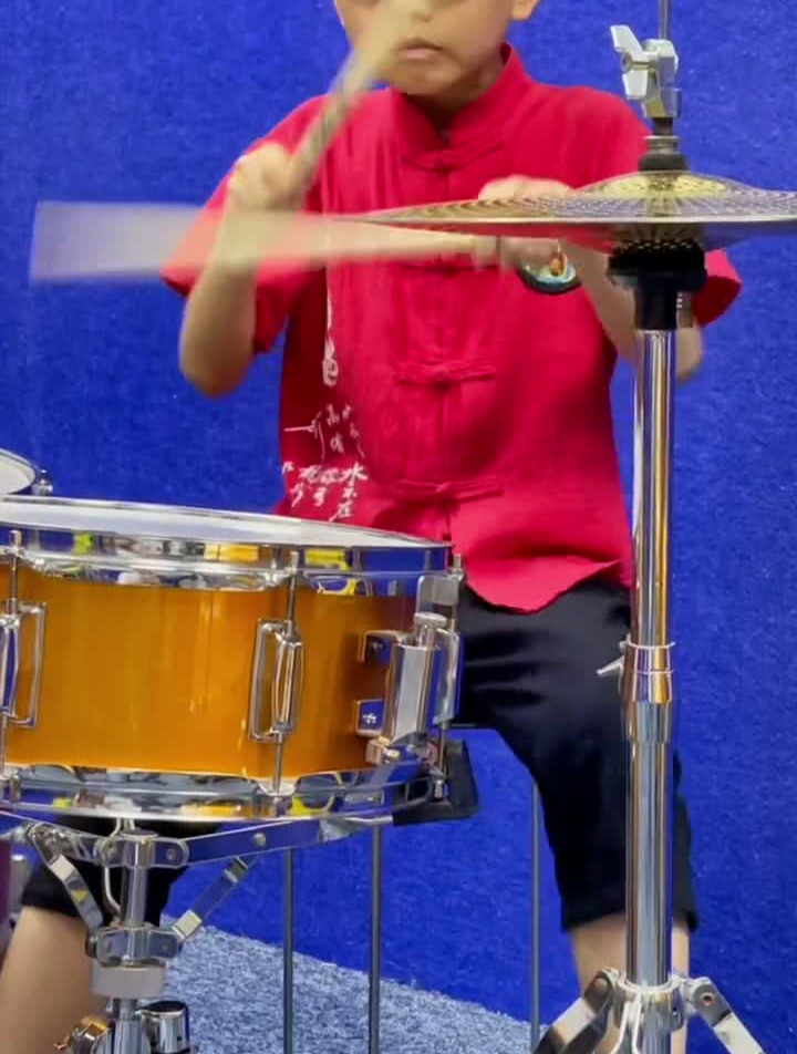 自嗨一下!经典歌曲架子鼓小男孩架子鼓星猫徒子-度小视