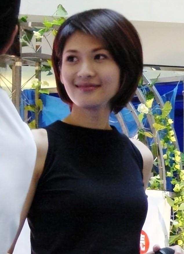 凤凰卫视主持沈星:因《美女私房菜》出名,绯闻争议多,44岁未婚