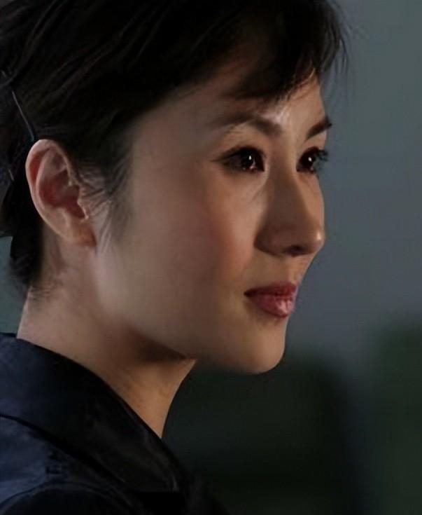 气象一姐裴新华:生在名医世家,全家都很优秀,机缘巧合当上主持