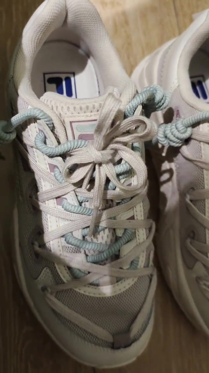 斐乐老爹鞋双层鞋带系法就两种最火的系法拼接-度小视