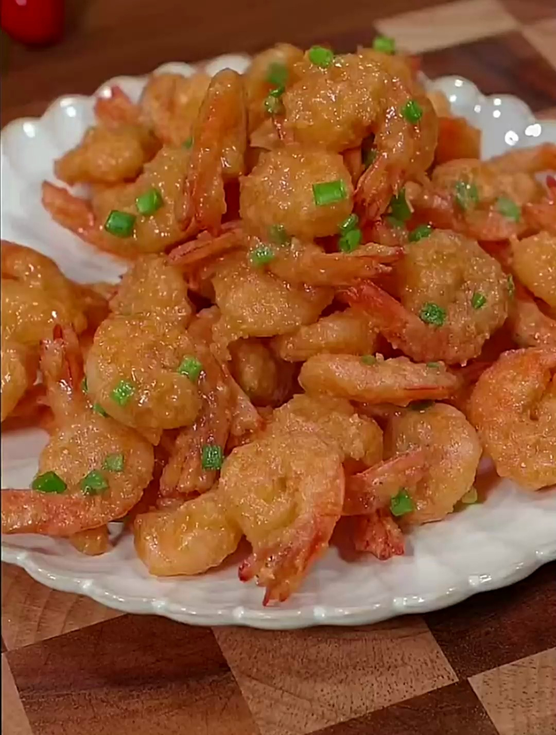 大虾不要再白灼了,还有可以咸蛋黄焗虾仁!