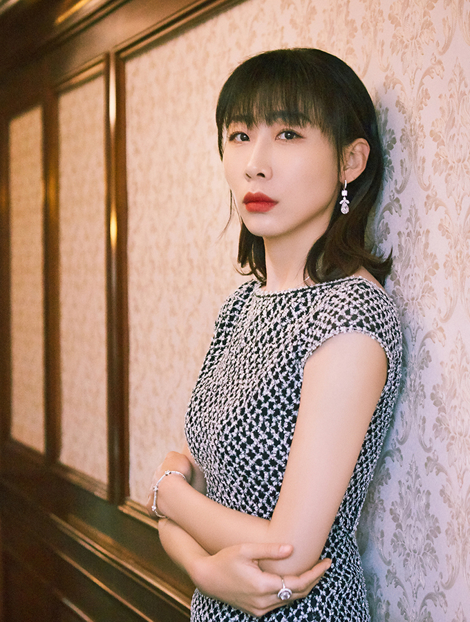 "驴脸女主"任素汐唱哭王菲震撼黄渤,连磕三个响头虐哭陈凯歌10