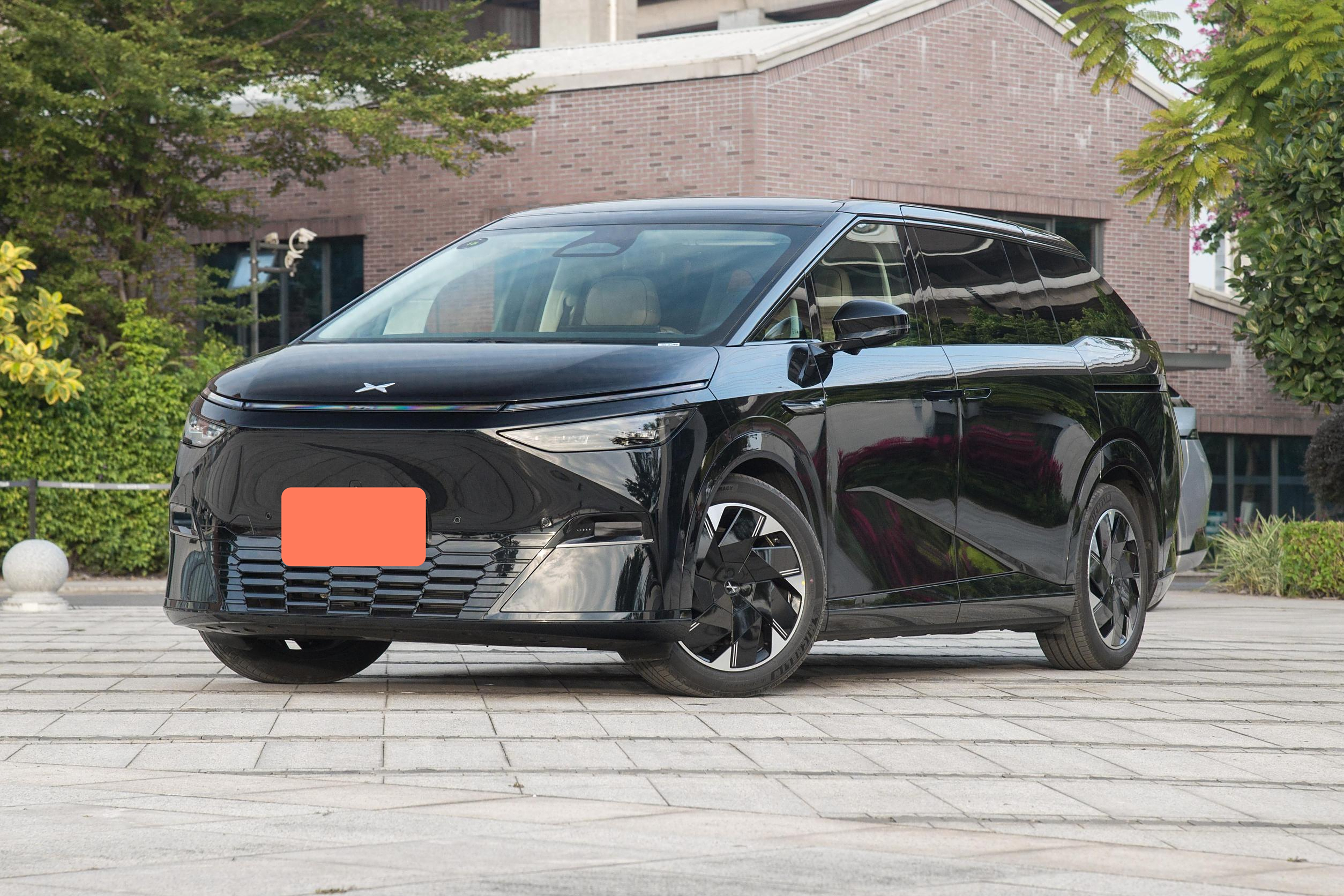 小鹏x9:大7座纯电mpv!颜值高用料足,关键第三排可一键魔术收纳