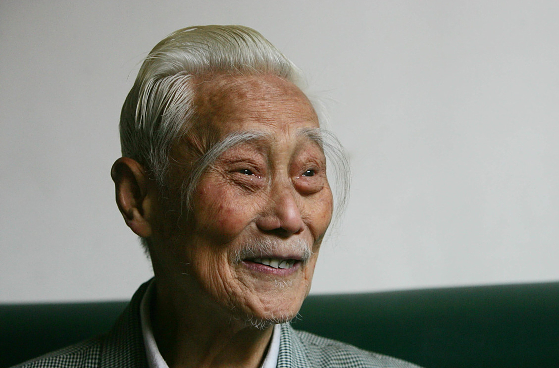 俗话说"眉毛一根长,胜过万担粮",50岁眉毛却长了,暗示什么?