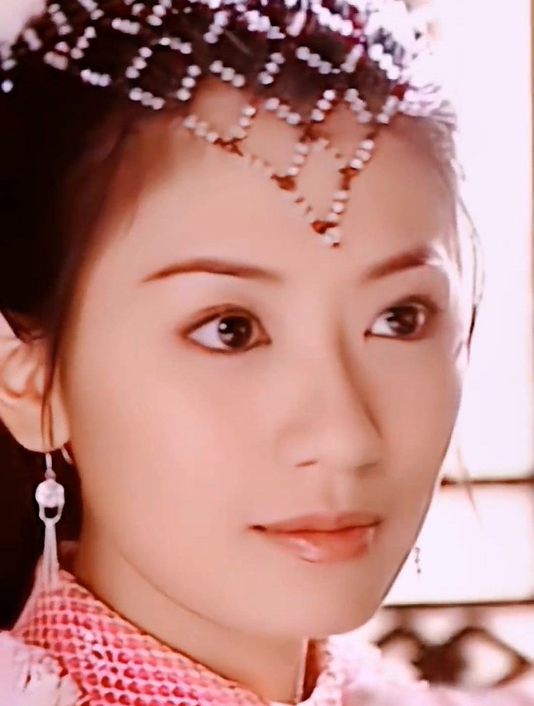 贾静雯的赵敏惊艳到我了,不管是性格还是着装太喜欢了,不能自拔