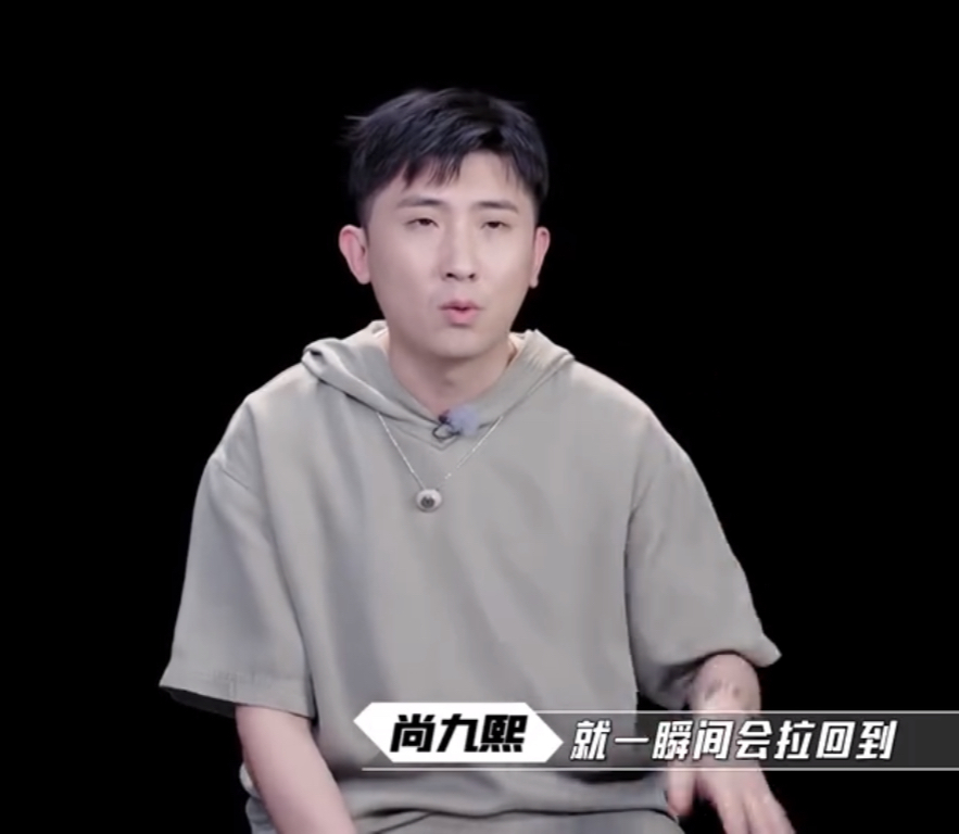 德云社演员双双上时装综艺,尚九熙确实时尚,烧饼弄的这是啥?