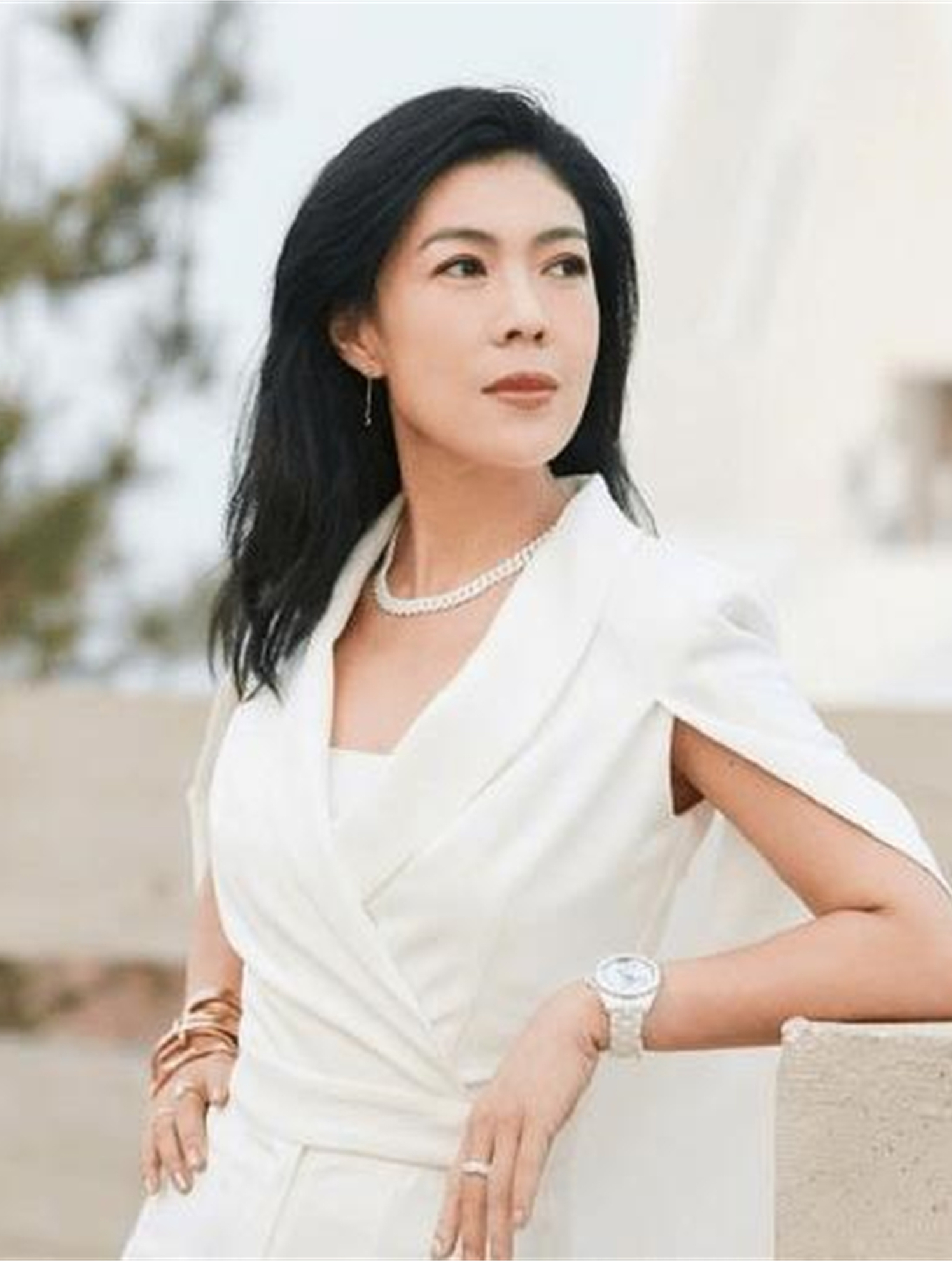 "人走茶凉"苏芒:毁伊能静婚礼被洪晃暗讽,封杀唐嫣遭章子怡除名-度小