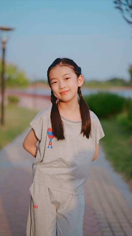 10岁小女孩演唱王心凌爱你太甜了