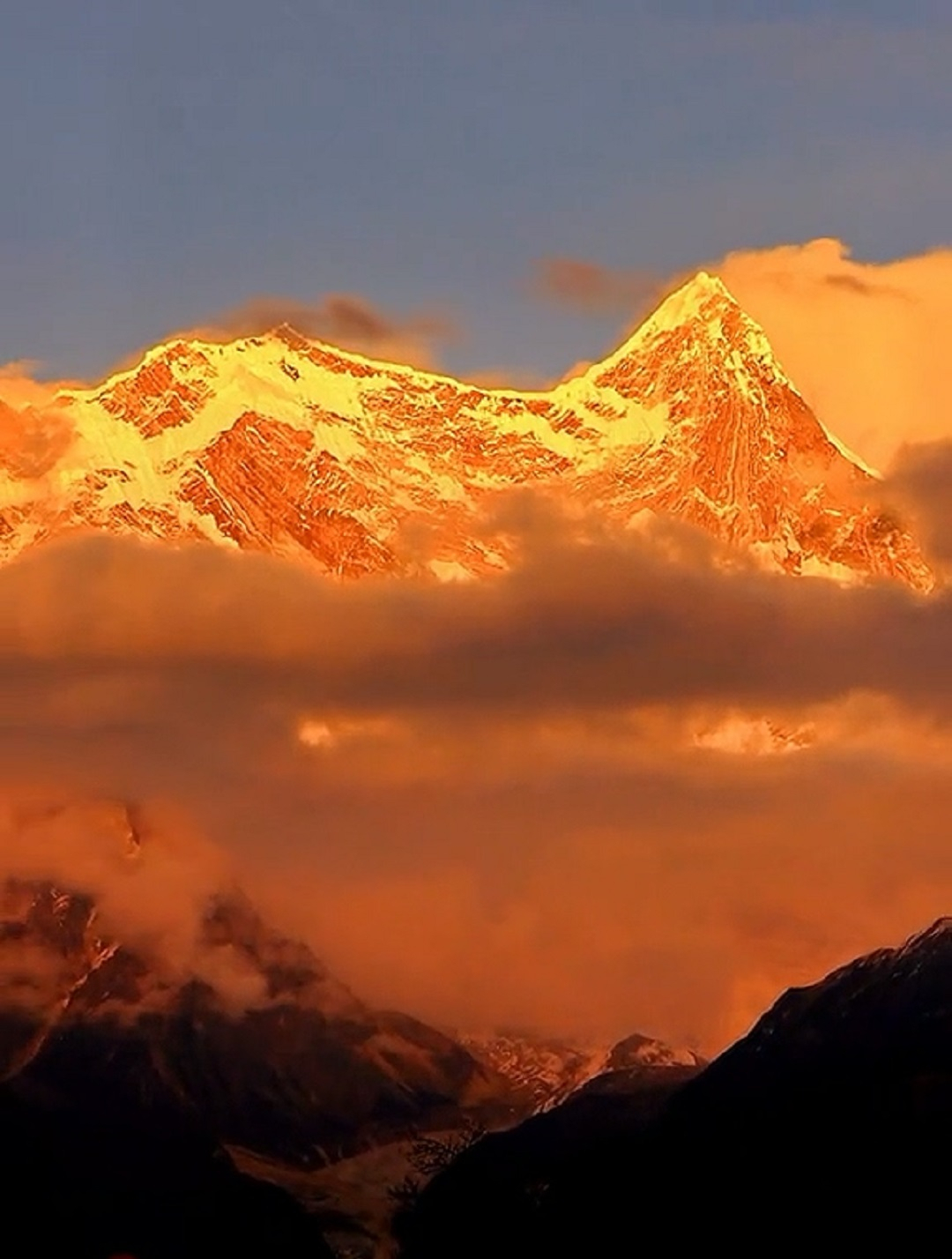 南迦巴瓦日照金山:这是大自然的献礼!-度小视