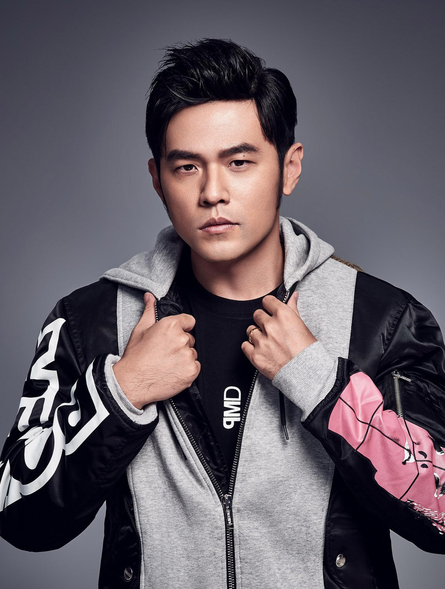 周杰伦:我不靠音乐赚钱.周董的商业版图到底有多大?1-度小视