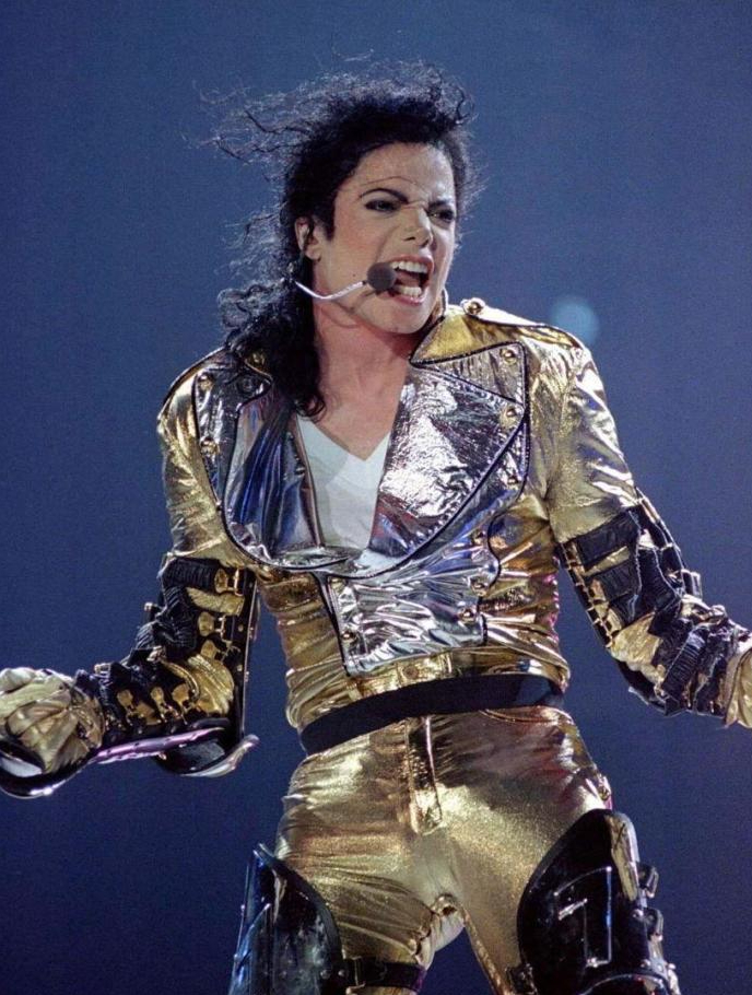 迈克尔杰克逊,与世界超模同台飙舞,有多少人被这个超模所吸引1