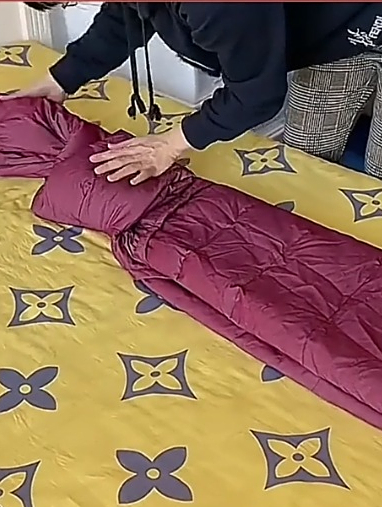 夏天到了,羽绒服要收起来了,折叠羽绒服的方法 生活小技巧