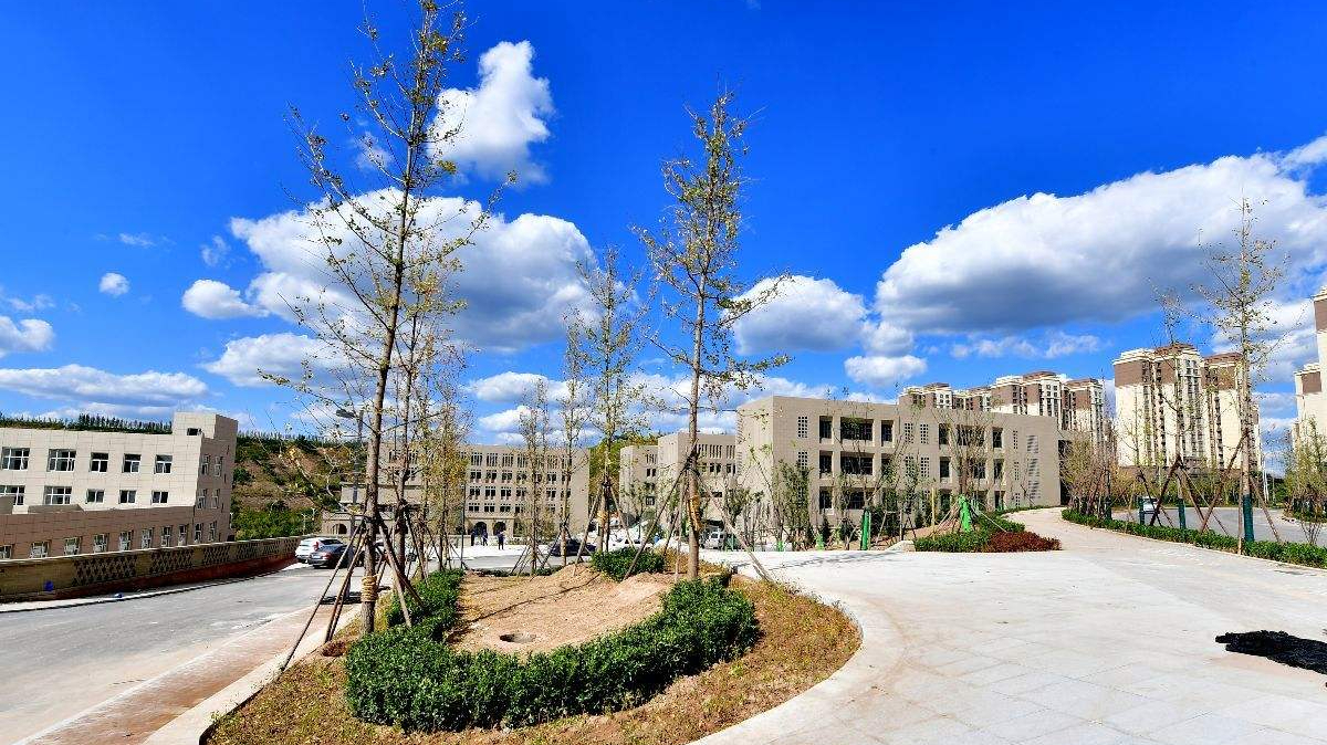 延安大学医学院在哪个校区?