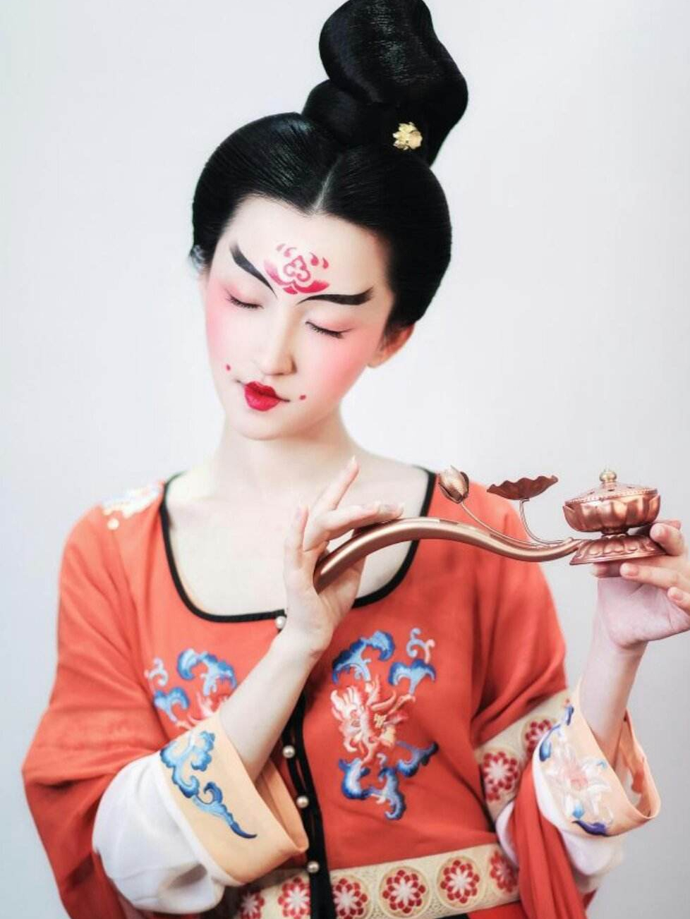 唐朝女子真实的妆容,是什么样子呢?