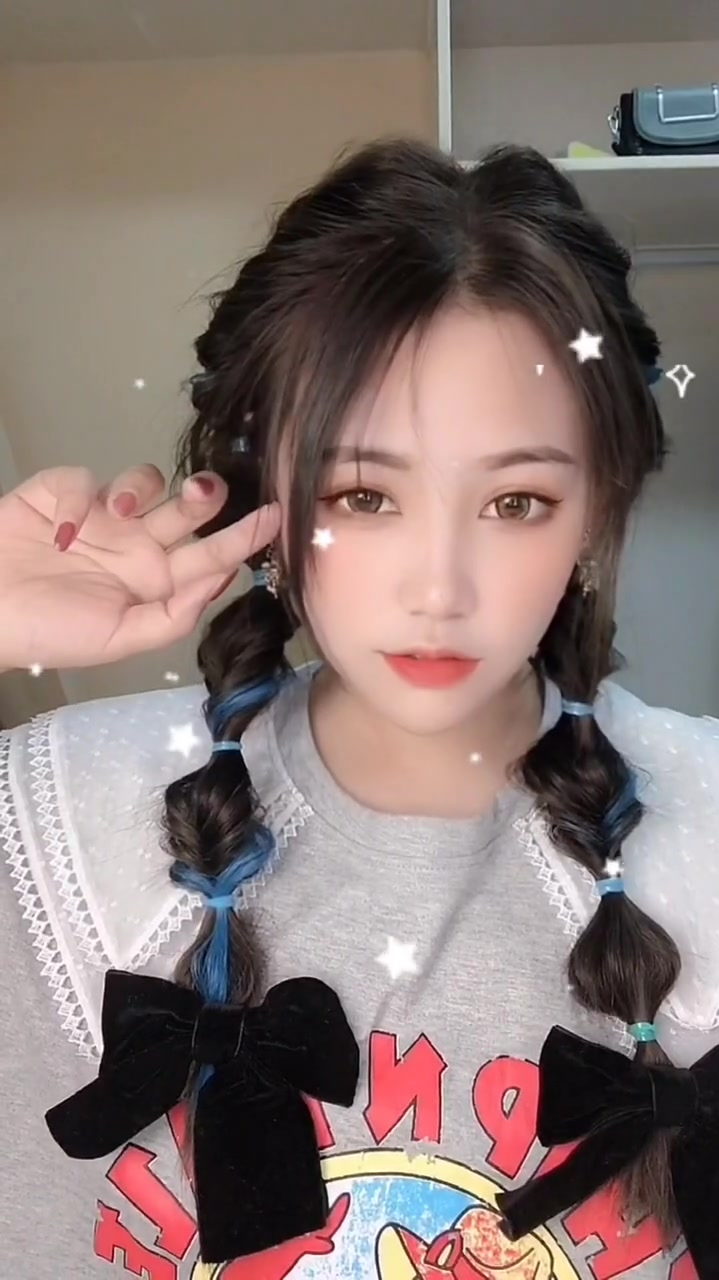 甜酷编发来了挂耳染双马尾泡泡辫真的太好看了