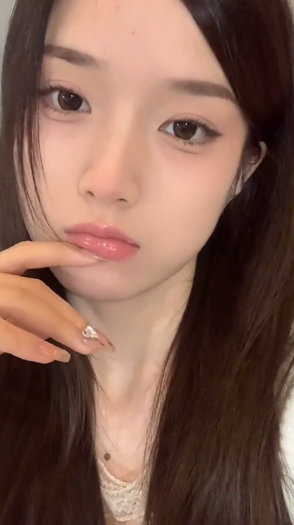 清纯幼龄感淡颜系初恋白月光妆容