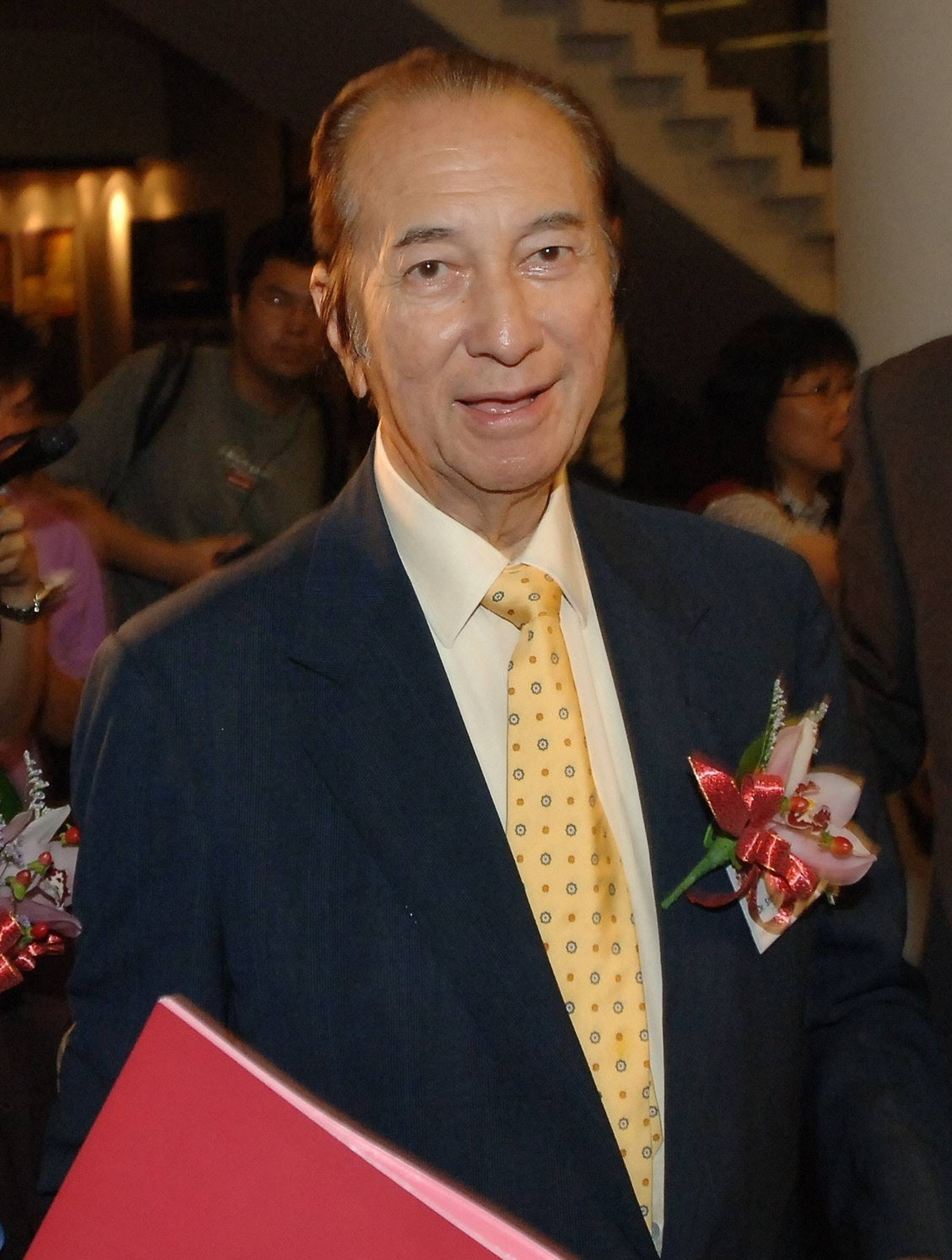 "千亿赌王"何鸿燊:坐拥5000亿家产千亿藏品86万续命针打11年2